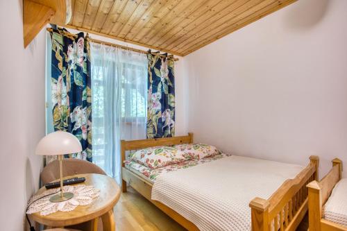 1 double bed, 1 twin bed