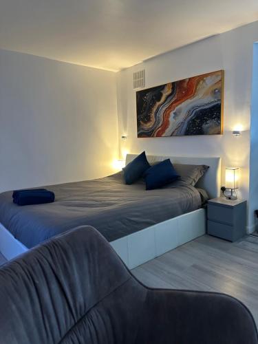 Watford Junction, King Size Bed, Watford