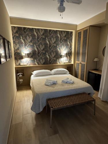 Double Room image 3