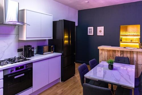 Facilities, The Rockfield by Serene Stays Stylish 6BR near Anfield with Bar Virgin Media and Fast WiFi in Everton