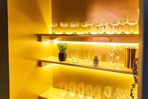 The Rockfield by Serene Stays Stylish 6BR near Anfield with Bar Virgin Media and Fast WiFi, Liverpool (photo 6)