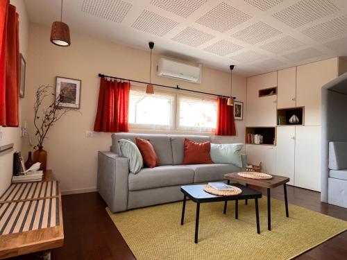 LA MAISON DES BOIS D'OCRE - Gîte Appart Design - Clim Pkg Wifi Jardin à 10mn de Dijon (LA MAISON DES BOIS D'OCRE - Gite Appart Design - Clim Pkg Wifi Jardin a 10mn de Dijon) in Messigny-et-Vantoux