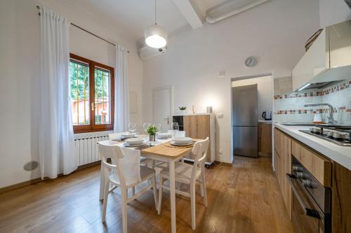 City centre - Beautiful cottage with garden, Bologna (photo 2)