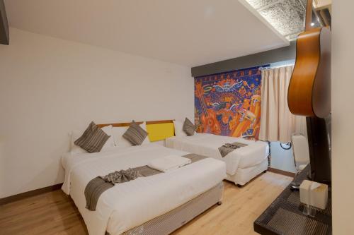 room detail thumbnail 1