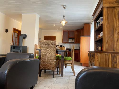 M9 Ferienwohnung mit Balkon am Waldrand im Ostseeland in Neubukow