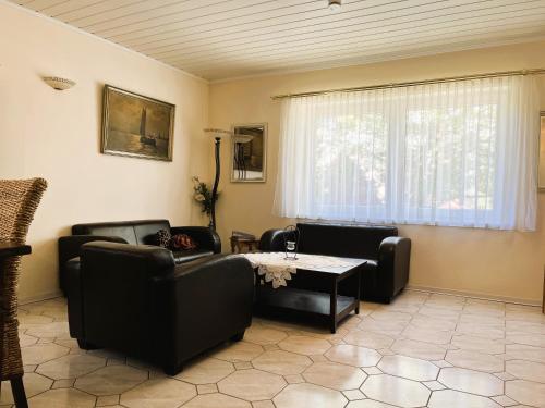 M9 Ferienwohnung mit Balkon am Waldrand im Ostseeland in Neubukow