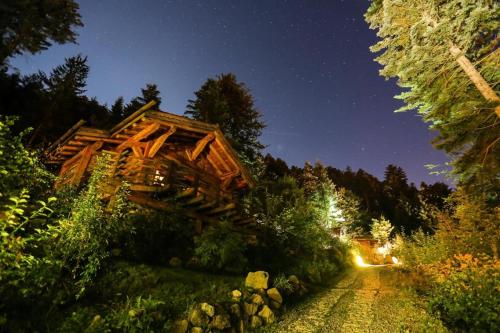 Amour de Chalet - Clairière aux cabanes - Bol d'air (Amour de Chalet - Clairiere aux cabanes - Bol d'air) in La Bresse