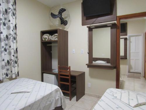 Quadruple Room image 5