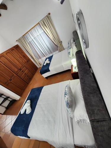 Three-Bedroom Apartment image 5
