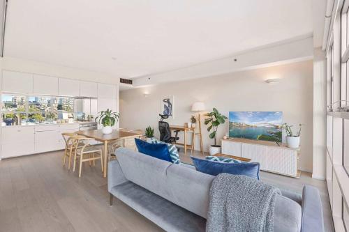 Sun Drenched Apartment in Darlinghurst - image 9