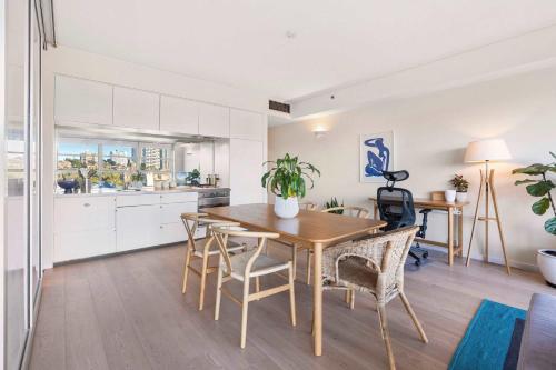 Sun Drenched Apartment in Darlinghurst - image 5
