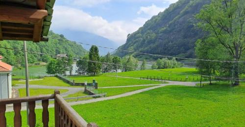Honorinne's Haus - Maison Gran Praz - Caratteristica casa con Giardinetto in 伊西梅 