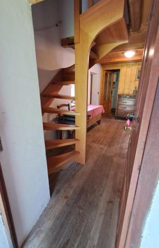 Honorinne's Haus - Maison Gran Praz - Caratteristica casa con Giardinetto in 伊西梅 