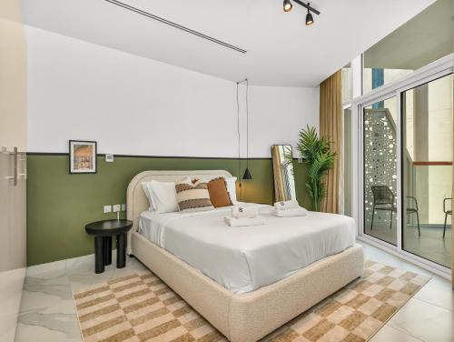 Sukoon's Waterfront Two-Bedroom, Dubaj