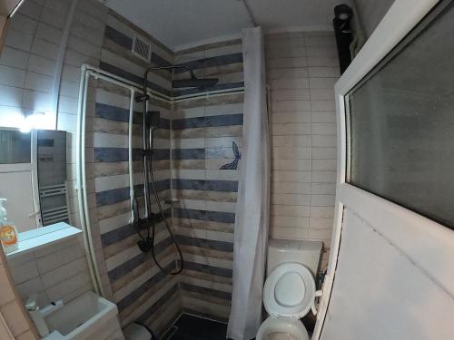 Double or Twin Room image 10