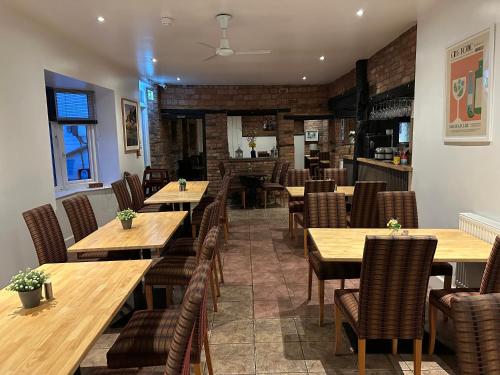 The Boughton Peterchurch - Pub Grub & Bed in Peterchurch