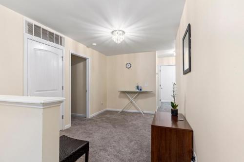 5BR Oasis with 3 Spa-Like Baths in فاييتي فيل