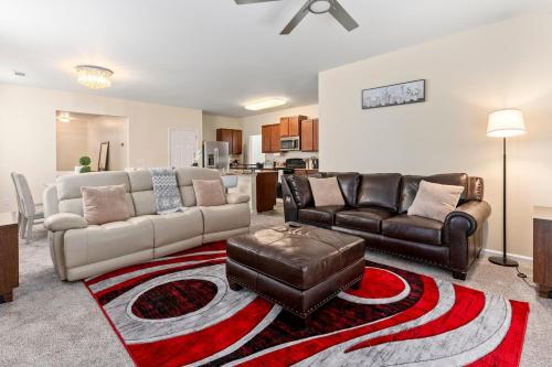 5BR Oasis with 3 Spa-Like Baths in فاييتي فيل