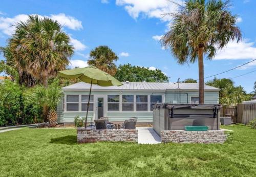 Casa Vabin, Lap Pool, Modernized Old Florida Charm