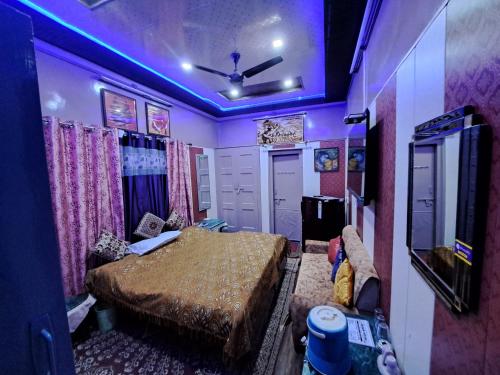 2 twin beds
