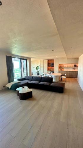 Designer City Apartment - Central Rotterdam - Walk Everywhere in Rijswijk