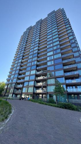Designer City Apartment - Central Rotterdam - Walk Everywhere in Rijswijk