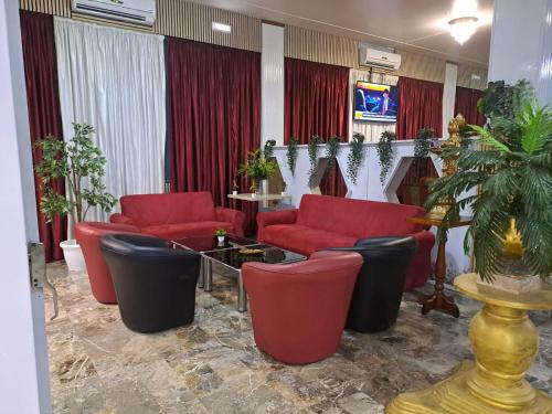 Hotel Paradiso 2
