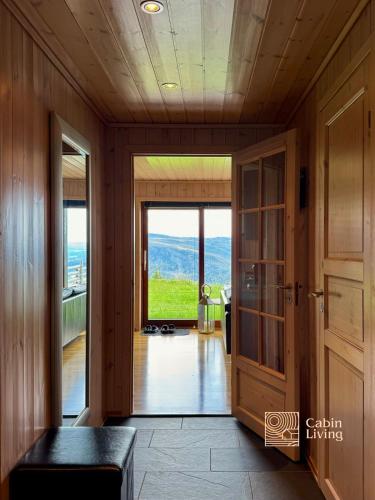 Ski-In Out apt Hafjell - Sauna and Stunning Views in Oyer