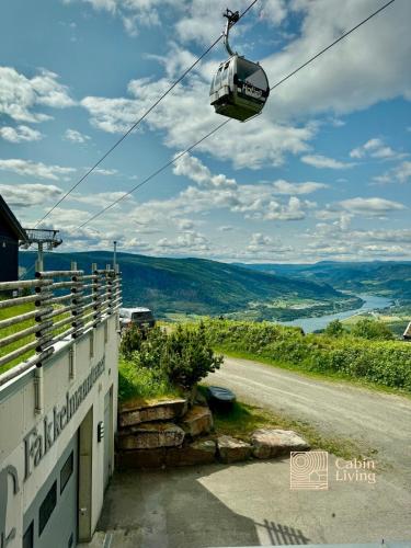 Ski-In Out apt Hafjell - Sauna and Stunning Views in Oyer