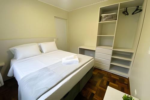 2 bedrooms, 5 beds