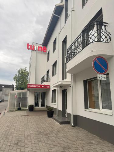 . Turnė