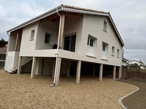 Maison pilotis 12 pers 50m mer in Les Moutiers-en-Retz