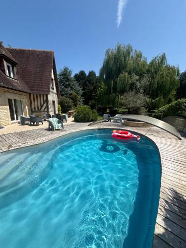 GÎTE LA TOURELLE AVEC PISCINE chauffée - 5 mn de la mer et Cabourg gîte à louer Cricqueville-en-Auge