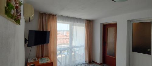 One-Bedroom Suite image 10