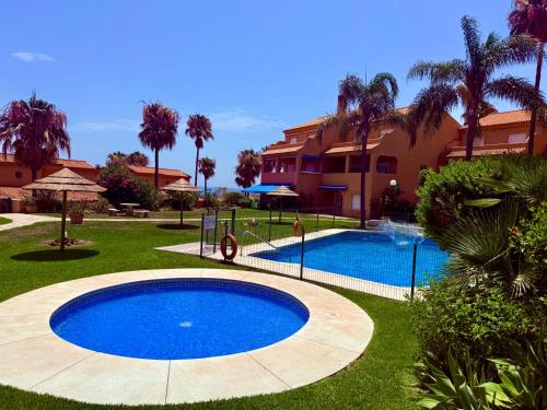 Coastal Retreat-Sleeps 5 Sea View Pool & Parking in La Gaspara