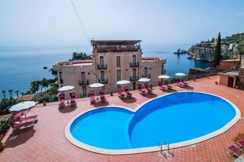 Басейн, Hotel Isola Bella in Таорміна
