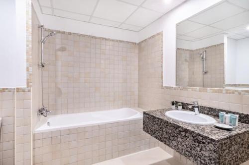MiamiDXB Full Sea View -2Bd apartment, Дубай (фото 7)