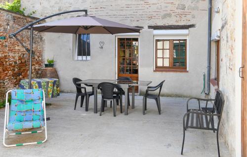 4 Bedroom Cozy Home In Aiguillon gîte à louer Saint-Léger