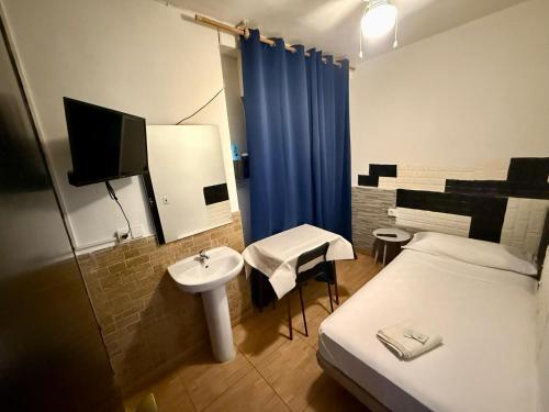 PENSIÓN ROSA (PENSION ROSA) in Benidormas- Kosta Blanka