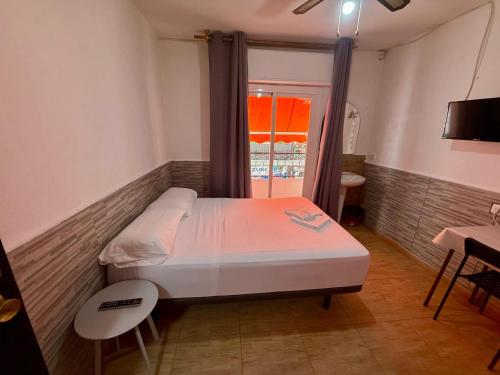 PENSIÓN ROSA (PENSION ROSA) in Benidormas- Kosta Blanka