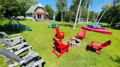 . Cozy Lakefront Cottage - Ideal For Families & Scenic Views