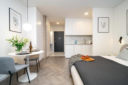 Kwintesencja wygody w Centrum apartamenty 26 i 63 by Apartamenty na dni Wrocław, Breslau (Foto 10)
