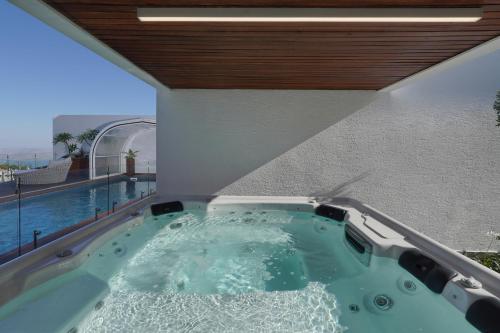 Villa Aqua Boutique in Nof ha-Yarden