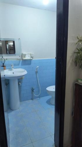 Karachi Gulshan-e-Iqbal Block 3 Furnished 2 Bedrooms Drawing & Dinning Near Disco Bakery-Families ONLY - main image