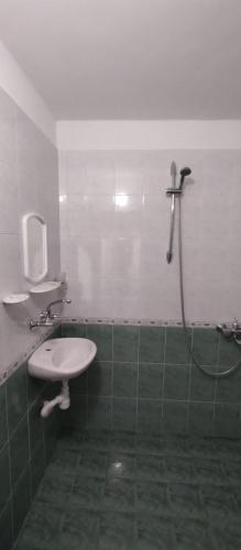 One-Bedroom Suite image 1