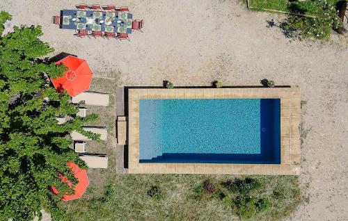 Awesome Home In Travaillan gîte à louer Travaillan