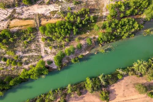 Loop De Lupe - River Access & Sleeps 10 in Kerrville, USA