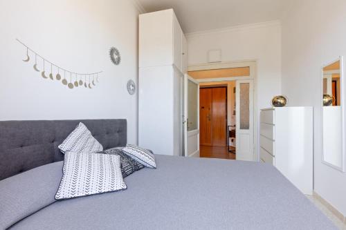 Cozy and Bright Pyramid Apartment, Rome (photo 5)