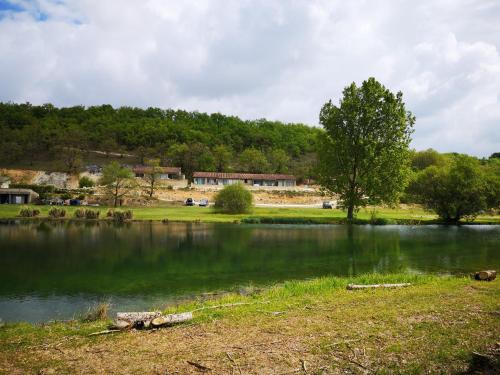 Le clos des Romarins Chambre JONQUILLE in Senmetra