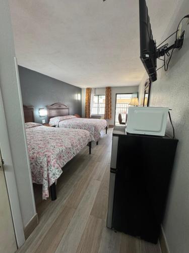 Riviera Motel